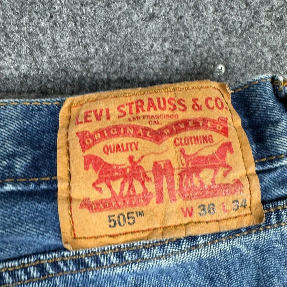 Levi's Jeans Mens Size 36 Blue 505 Regular Fit Straight Leg Denim Medium Wash